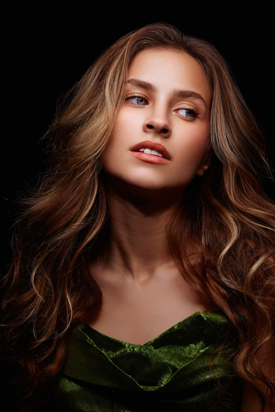 Portrait von Sophia mit Silver Beauty Dish 44cm