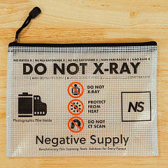 Sac pour films négatifs, Do Not X-Ray