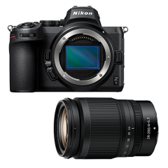 Nikon Z 5 + 24-200mm f/4-6.3  Nikon Swiss Garantie